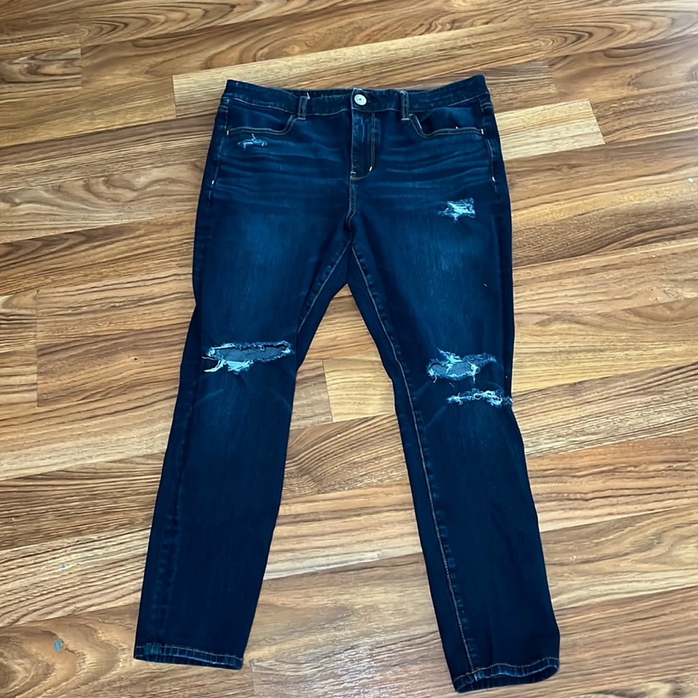 American Eagle Outfitters High Rise Distressed Jeans - Dark Blue